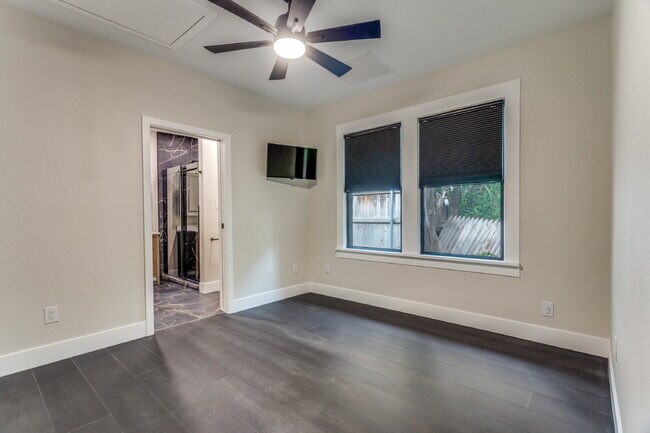 Building Photo - 2823 W Cantey St