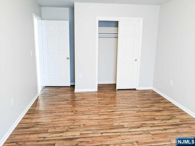 Building Photo - 10 Elm Ct