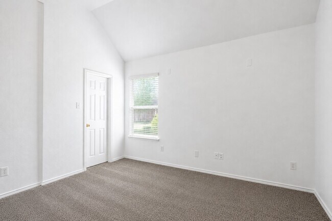 Building Photo - 10057 Wyndbrook Dr