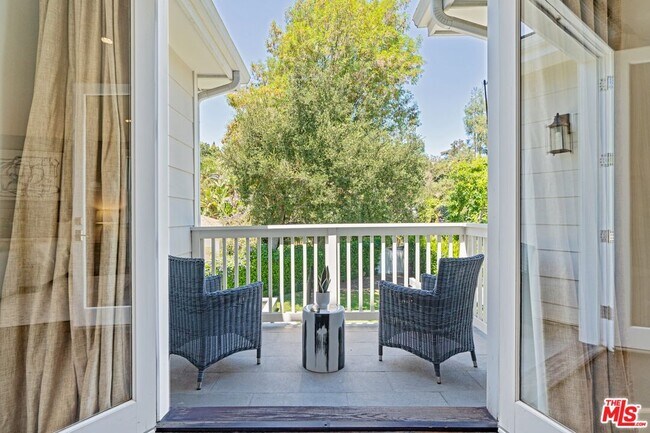 Building Photo - 14917 Valley Vista Blvd