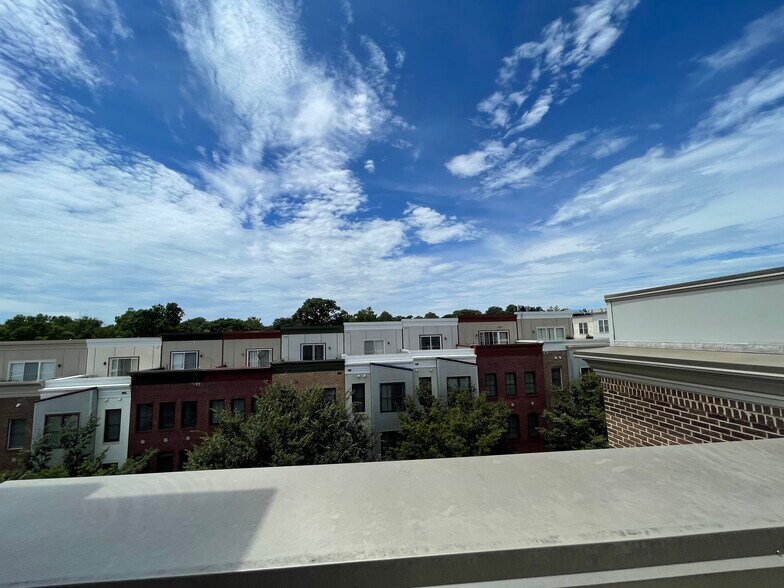 Building Photo - 5610 Baltimore Ave