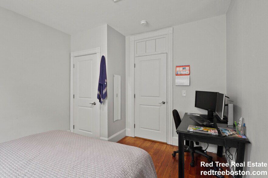 Building Photo - 139 Adams St