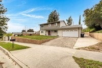 Building Photo - Charming 4 Bedroom / 3 Bathroom house in the lovely neighborhood of Lake View Terrace