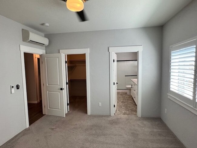 Building Photo - SINGLE LEVEL 3 BEDROOM/ UPGRADES W/ EASY M...