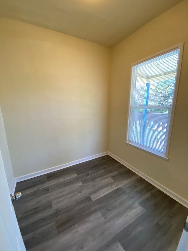 Building Photo - 1+ Bed 1 Bath, Single Family Home In Martinez