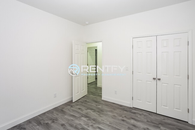 Building Photo - 119 Walnut St