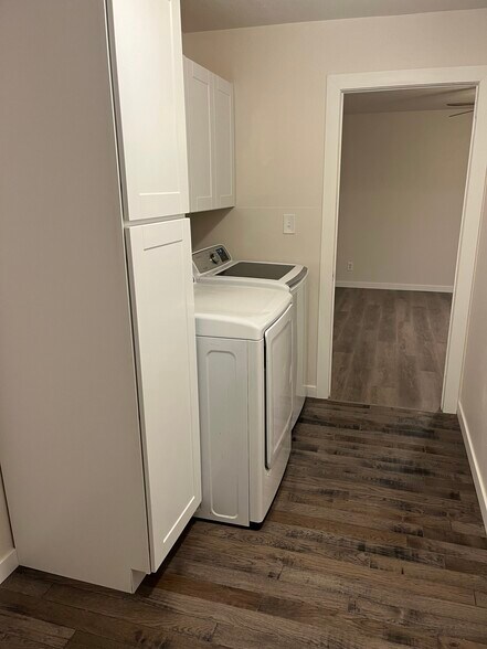 Building Photo - 832 Hamilton St