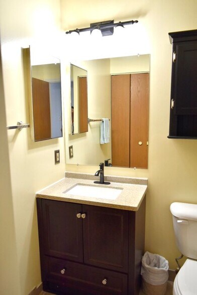 Building Photo - 6411 E Gate Dr