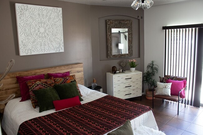 Building Photo - Unfurnished, 1-Year Long-Term Rental