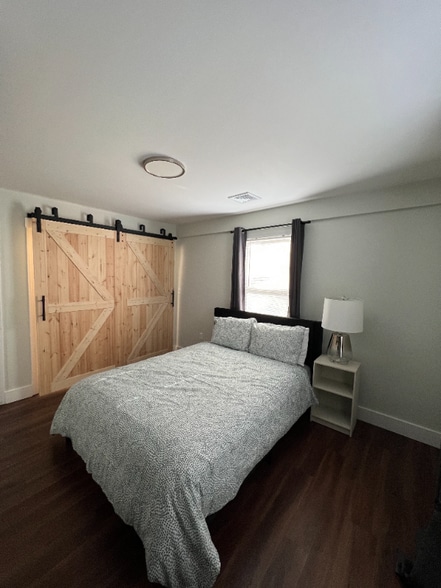 Building Photo - 109 Willow Ave