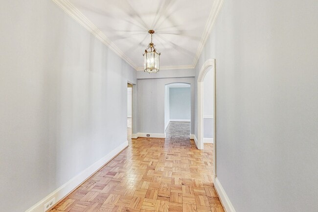 Building Photo - Elegant 2 Bedroom/ 2 Bath Unit in Westchester Cooperative!