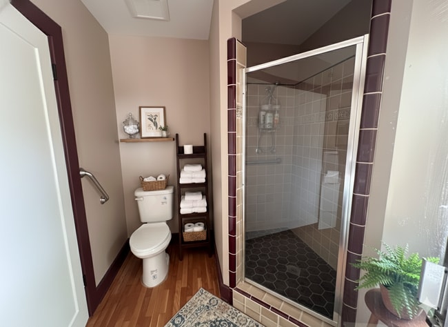 Building Photo - 930 N Fairview St