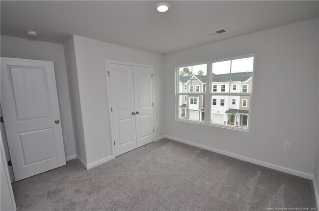 Building Photo - 1057 Shoreside Dr