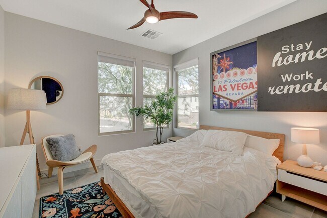 Building Photo - Amazing 2 story home in beautiful Tri Poin...