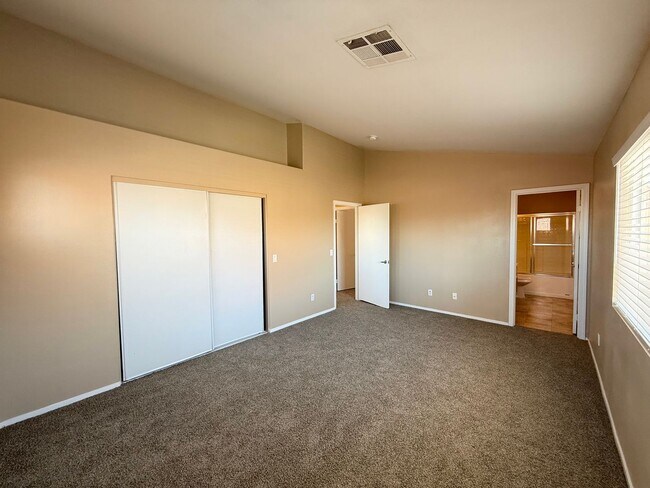 Building Photo - 8816 W Pine Pitch Dr