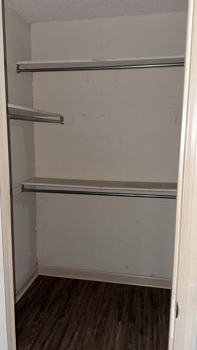 Building Photo - 111