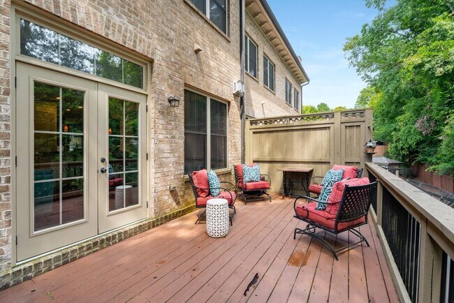 Building Photo - 523 Ansley Cir NE