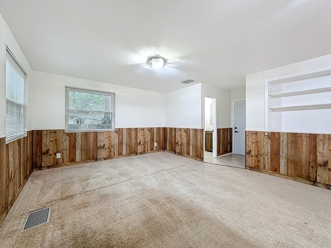 Building Photo - 5243 Poppy Dr