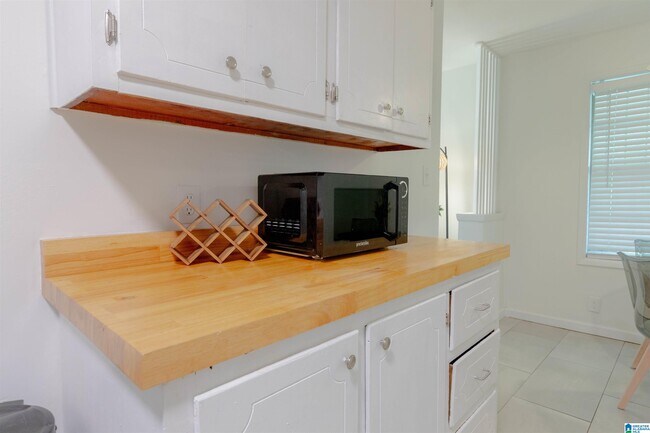 Building Photo - 1404 36th St N