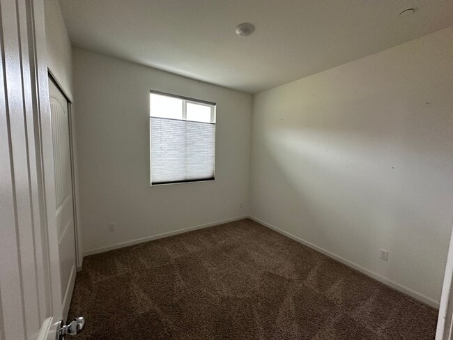Building Photo - Beautiful two story in Natomas!