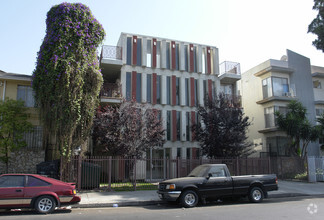 Building Photo - 5452 Sierra Vista Ave
