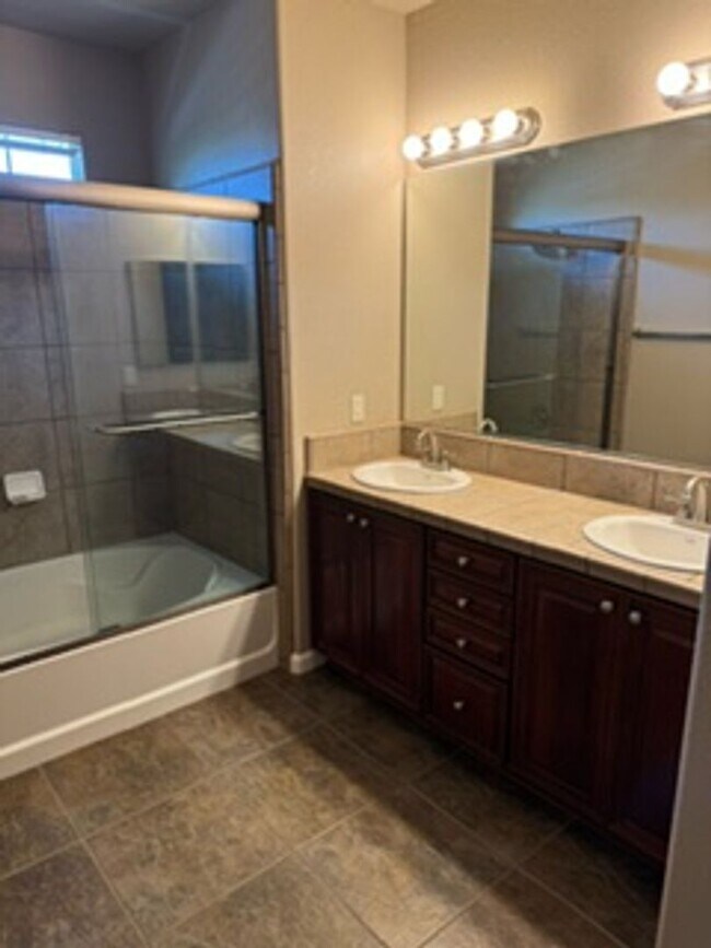 Building Photo - 1825 Resistol Dr