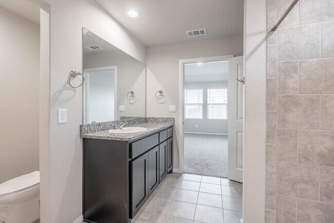 Building Photo - 7616 Silver Crk Ct