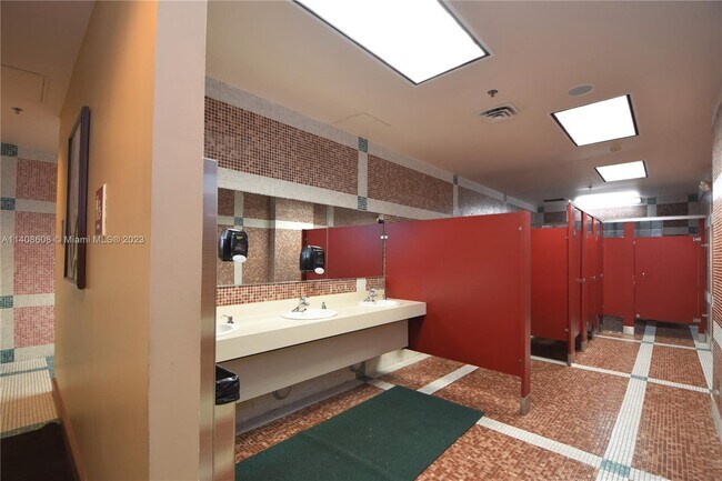 Building Photo - 7500 NW 5th Pl