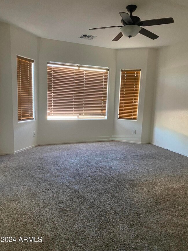 Building Photo - 11634 W Western Ave