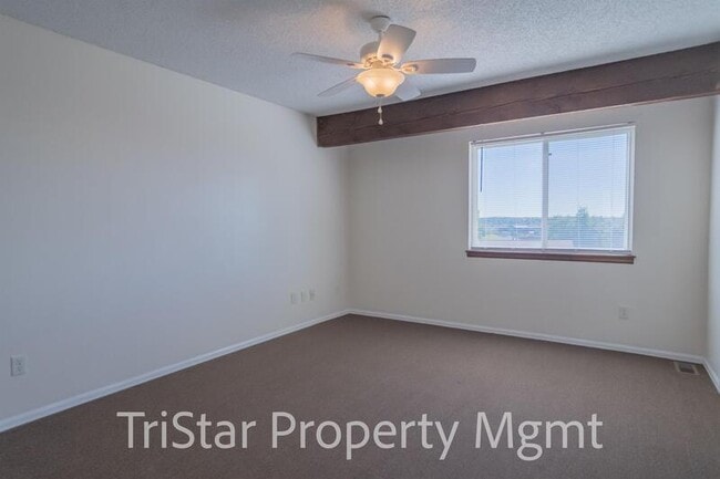 Building Photo - 3266 Vail Pass Dr