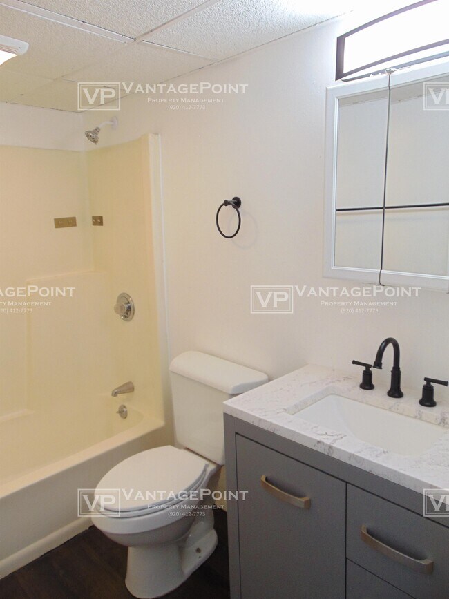 Building Photo - 3201 W 4th St