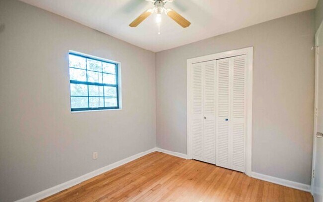 Building Photo - Fabulous home near the fairgrounds-$500 of...