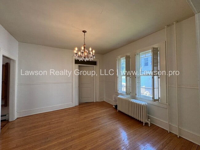 Building Photo - Large Raleigh Court Home on a Corner Lot