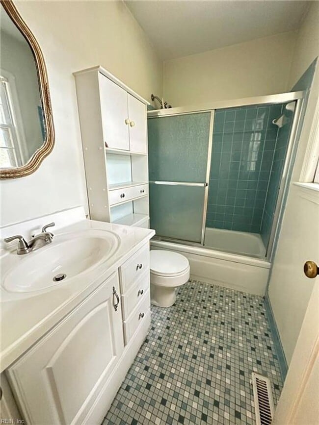 Building Photo - Courthouse Green