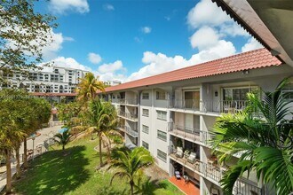 Building Photo - 8107 SW 72nd Ave