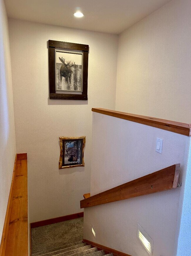 Building Photo - 33 Timberline Dr