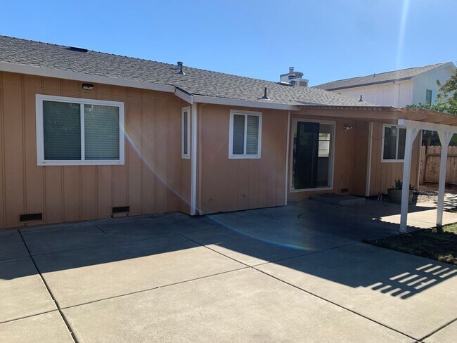 Building Photo - Upgraded Suisun City Home Available NOW!