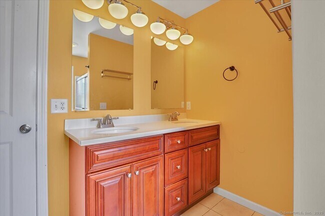 Building Photo - 188 Saddle Hill Dr