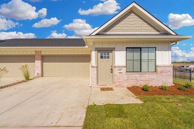 Primary Photo - 2127 E Elk Rdg Ave