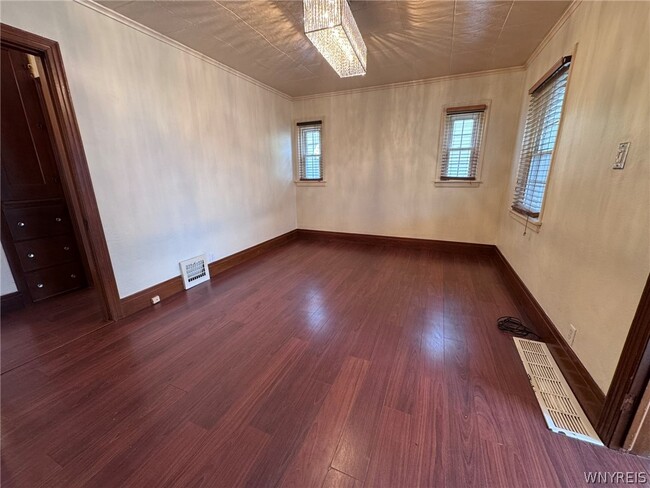 Building Photo - 102 Francis Ave