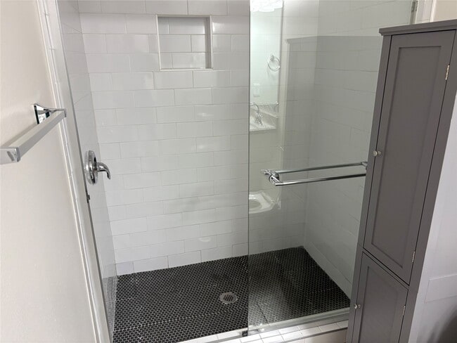 Building Photo - 9511 Bundy Ln