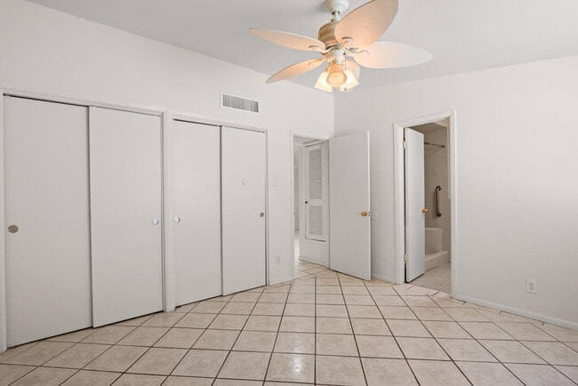Building Photo - 1600 Sumac Dr