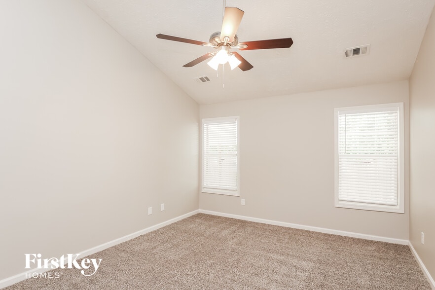Building Photo - 510 Sunnyside Dr