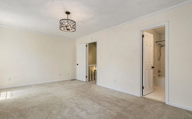 Building Photo - 1629 Ashwood Ln