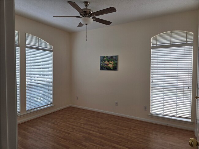 Building Photo - 4306 Lakeside Meadow Dr