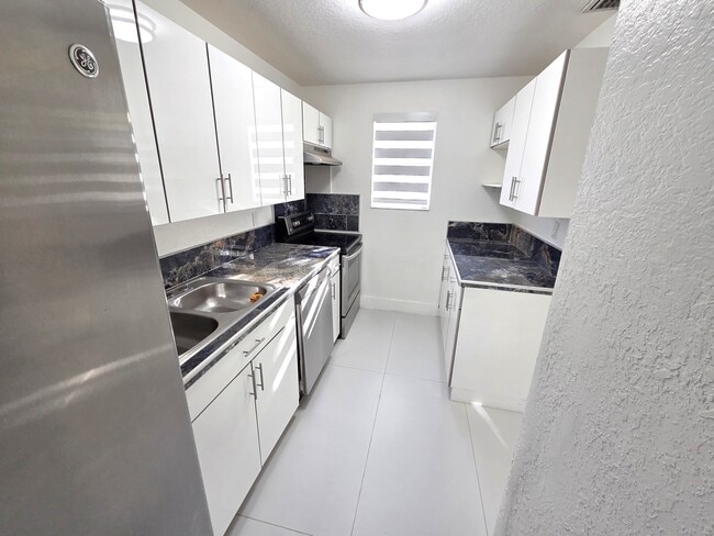 Building Photo - 19504 SW 103rd Ct