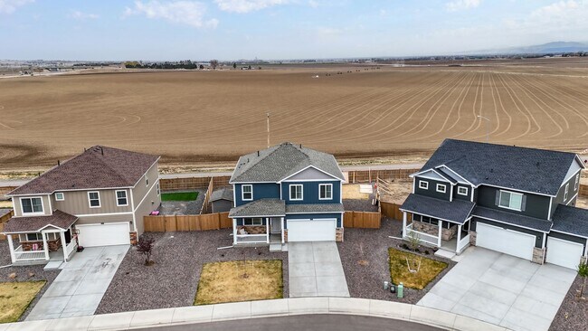 Building Photo - Like New Home W/ 3 Bed, Office, & Loft
