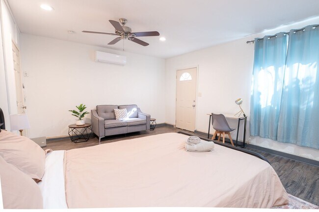 Building Photo - Cozy Zen Retreat Home with 4BD+3BA  Share ...