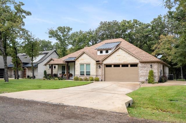 Building Photo - 245 Colonial Dr