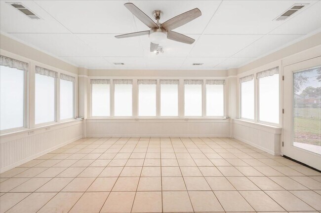 Building Photo - Well-Maintained Ranch Home in Southside Savannah For Lease
